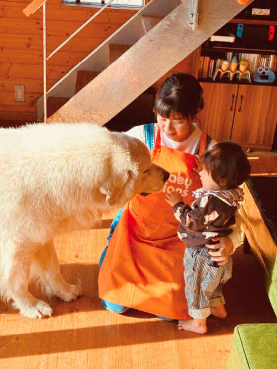 大型犬ぼんじょびくんと親子に寄り添う講師おおいゆめ